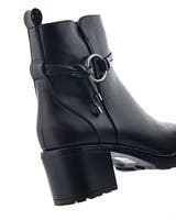 Emelie Strandberg Svart