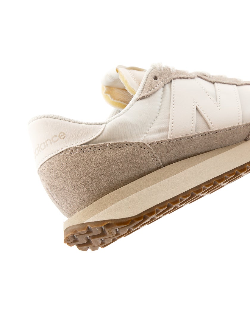 New Balance Vit Sneakers