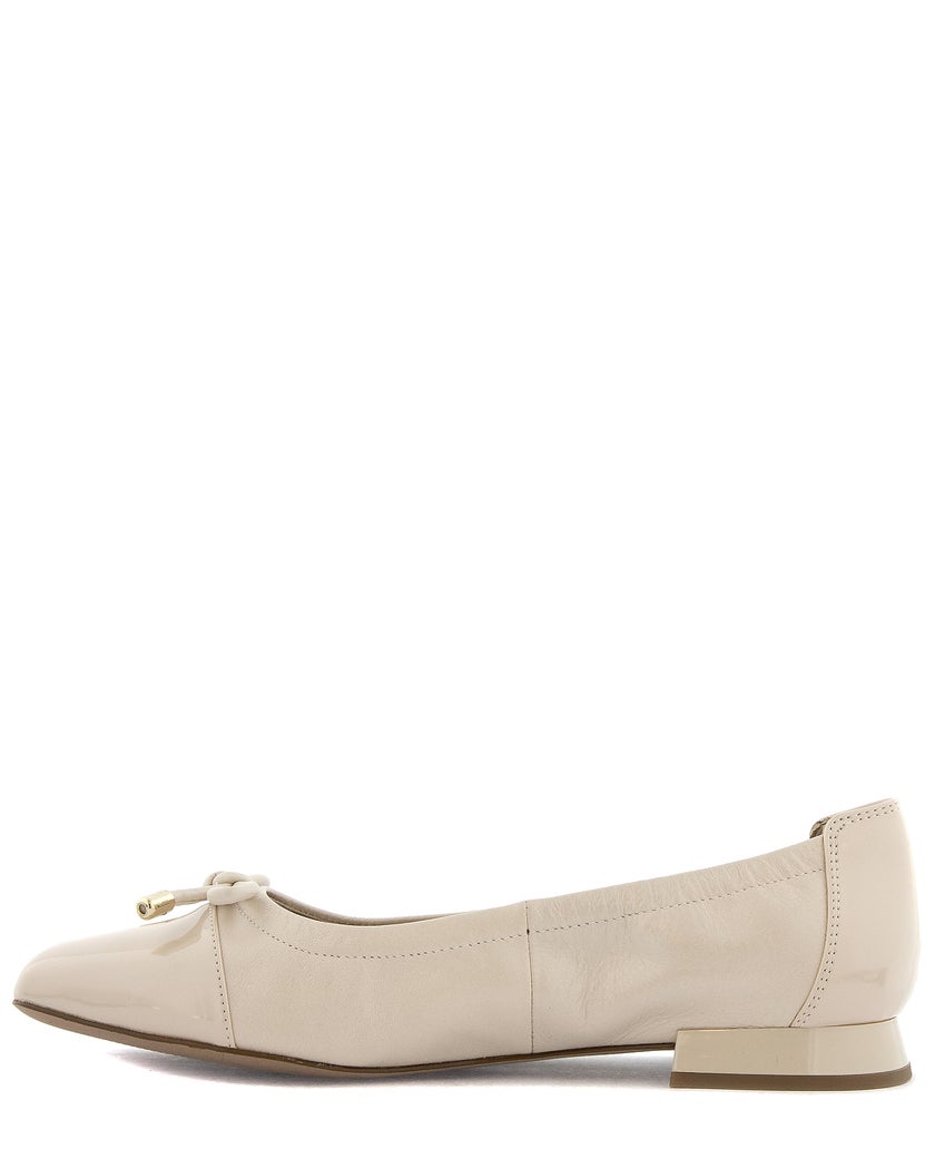 Caprice Beige Pumps
