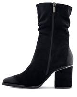 Emelie Strandberg Svart